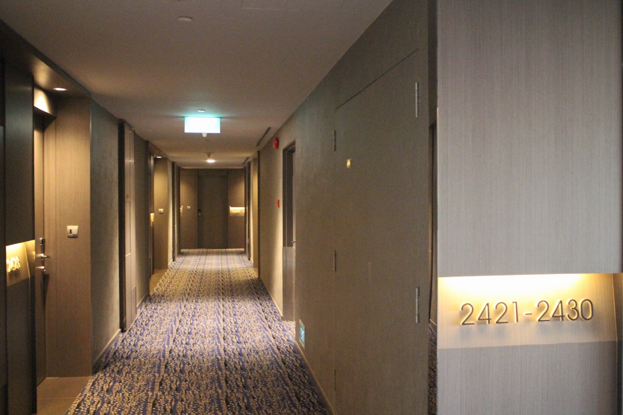 4-hallway-Singapore_Carlton_hotel_5star14.jpg