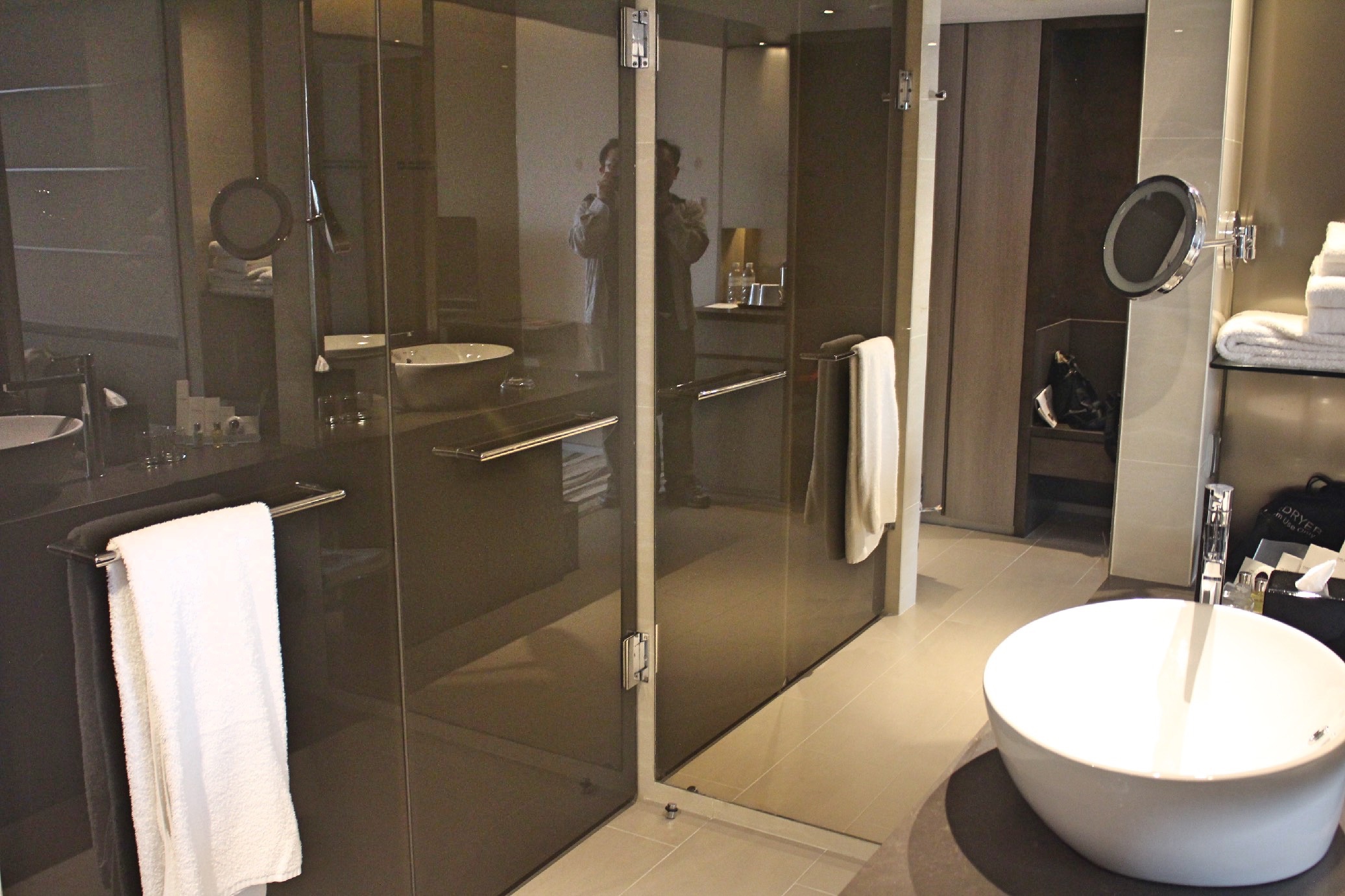 9 bath-Singapore_Carlton_hotel_5star2.jpg