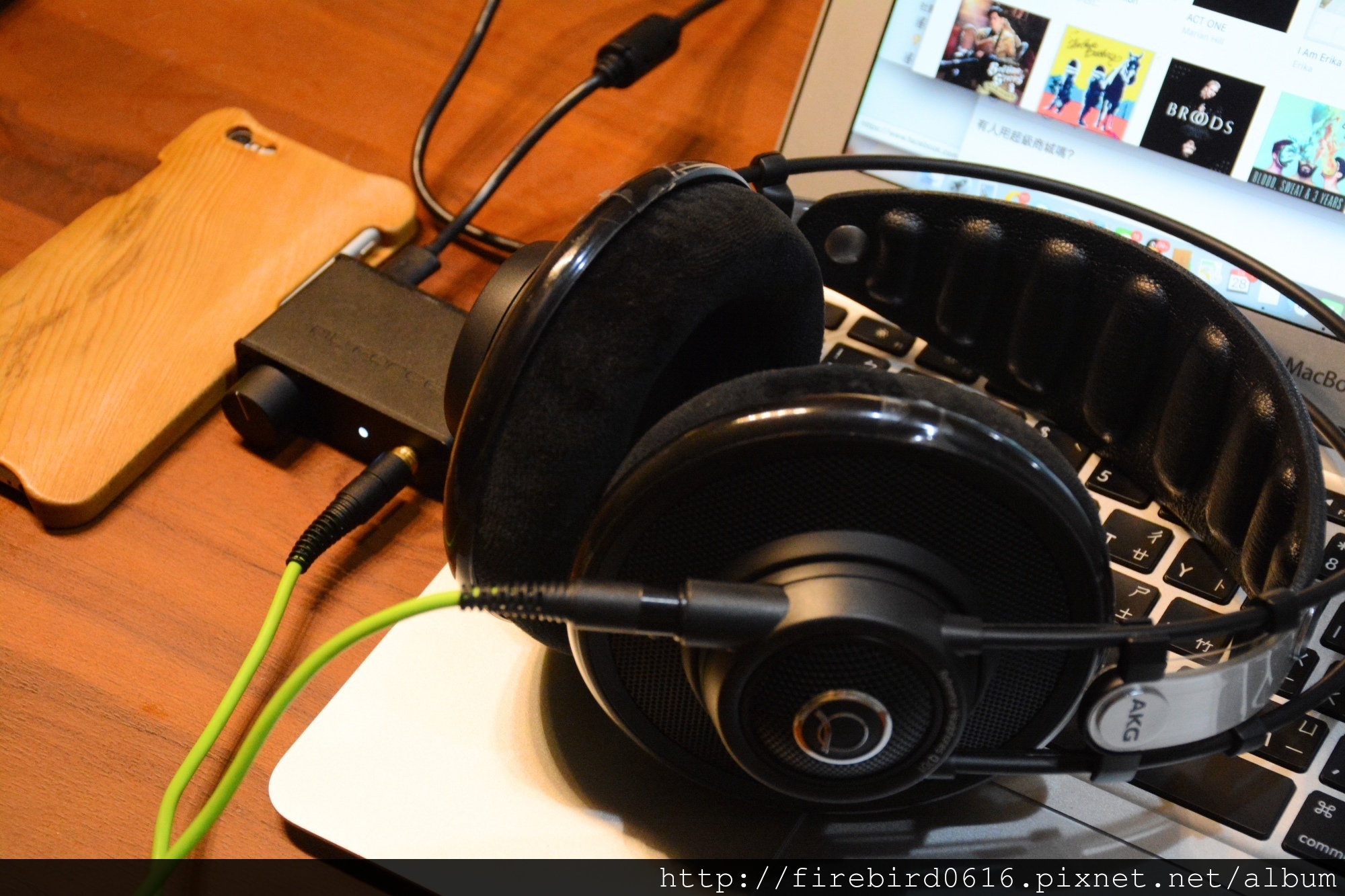 NuForce_uDAC3_AKGQ701.jpg