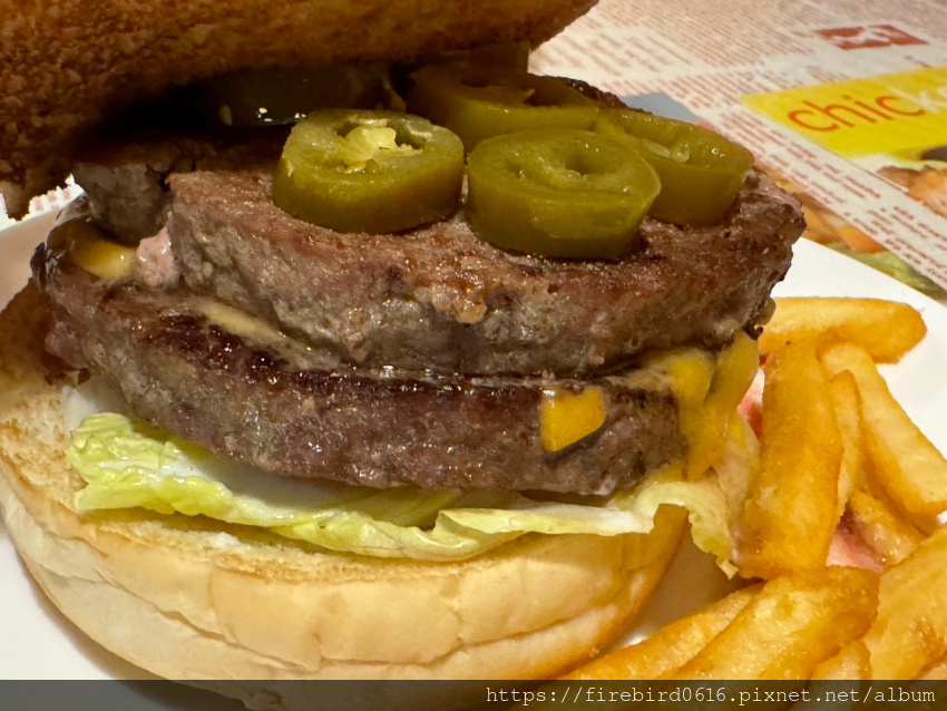 9-3台北士林夜市大漢堡HUGEBURGER-比臉還大-5.jpg